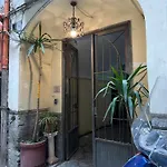 Tribunali Konukevi Napoli