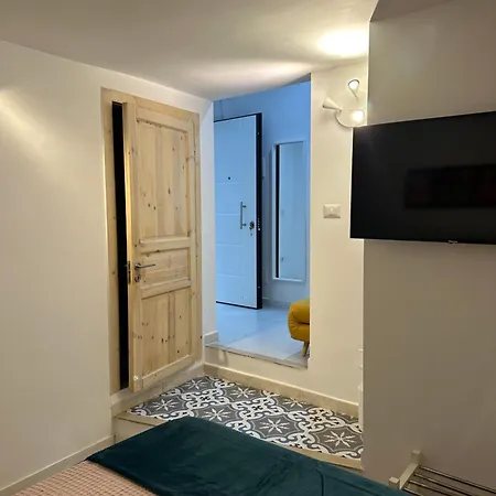 Tribunali 3*