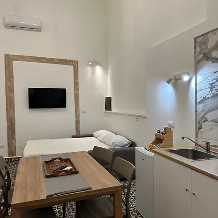 Tribunali 3* Naples