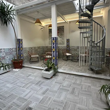 Tribunali 3*