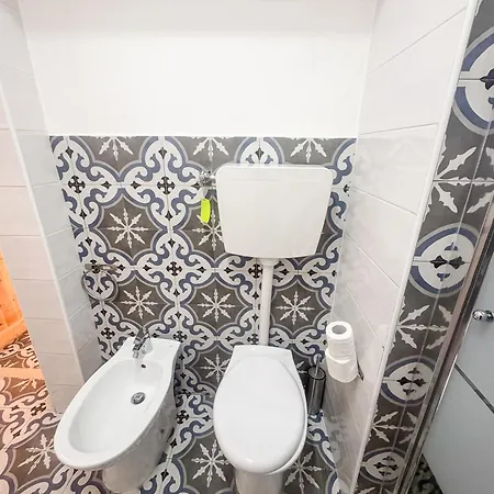 Guest house Tribunali 4*