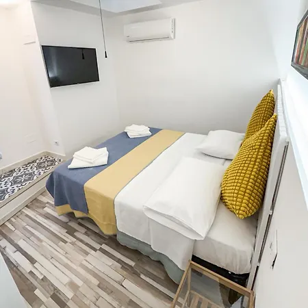 Tribunali 4* نابولي