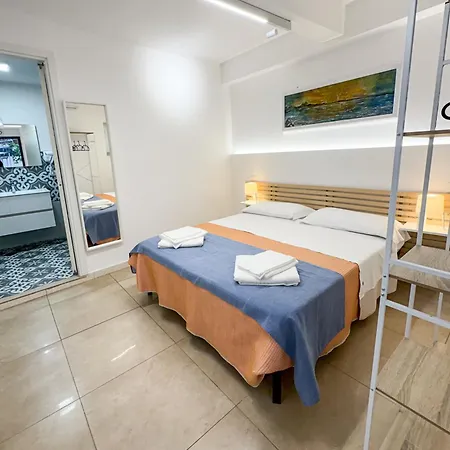 Tribunali 4* Neapol